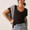 T.La Classic V-Neck Tee - Imagen 5